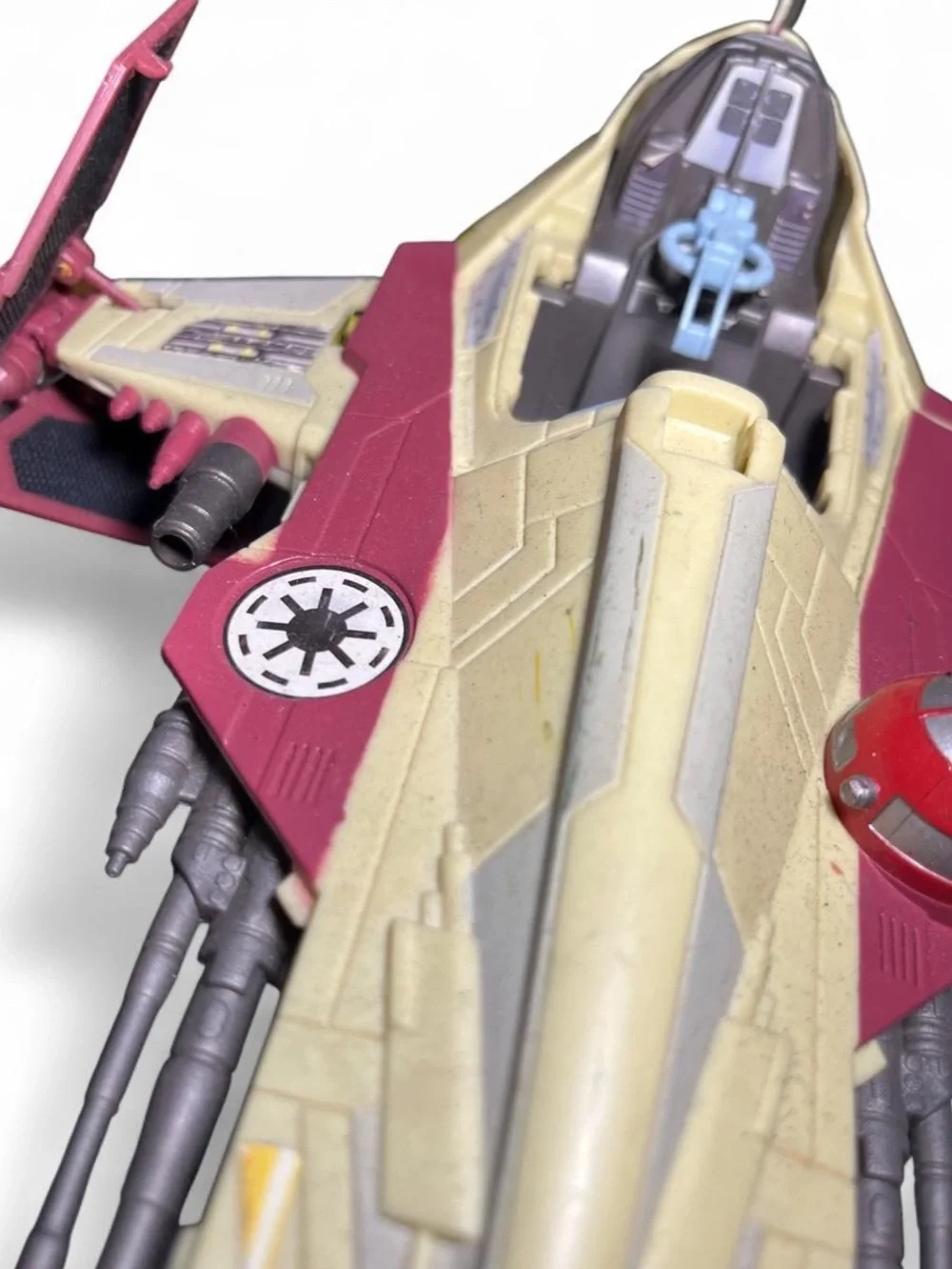 Star Wars Yellow and Burgundy Jedi Starfighter Vehicle